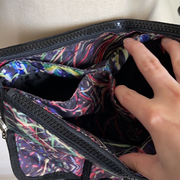 Kipling multicolor swirl pattern crossbody bag - Picture 4 of 8